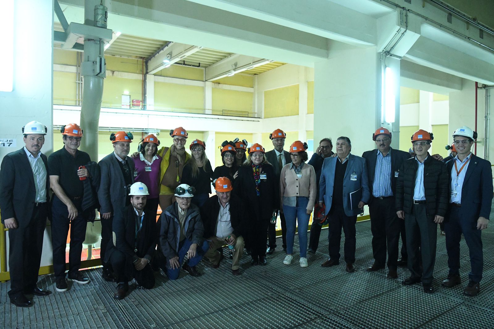Senadores del FdT visitaron este viernes la planta del Complejo Nuclear